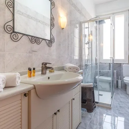 Apartment San Pietro House By *